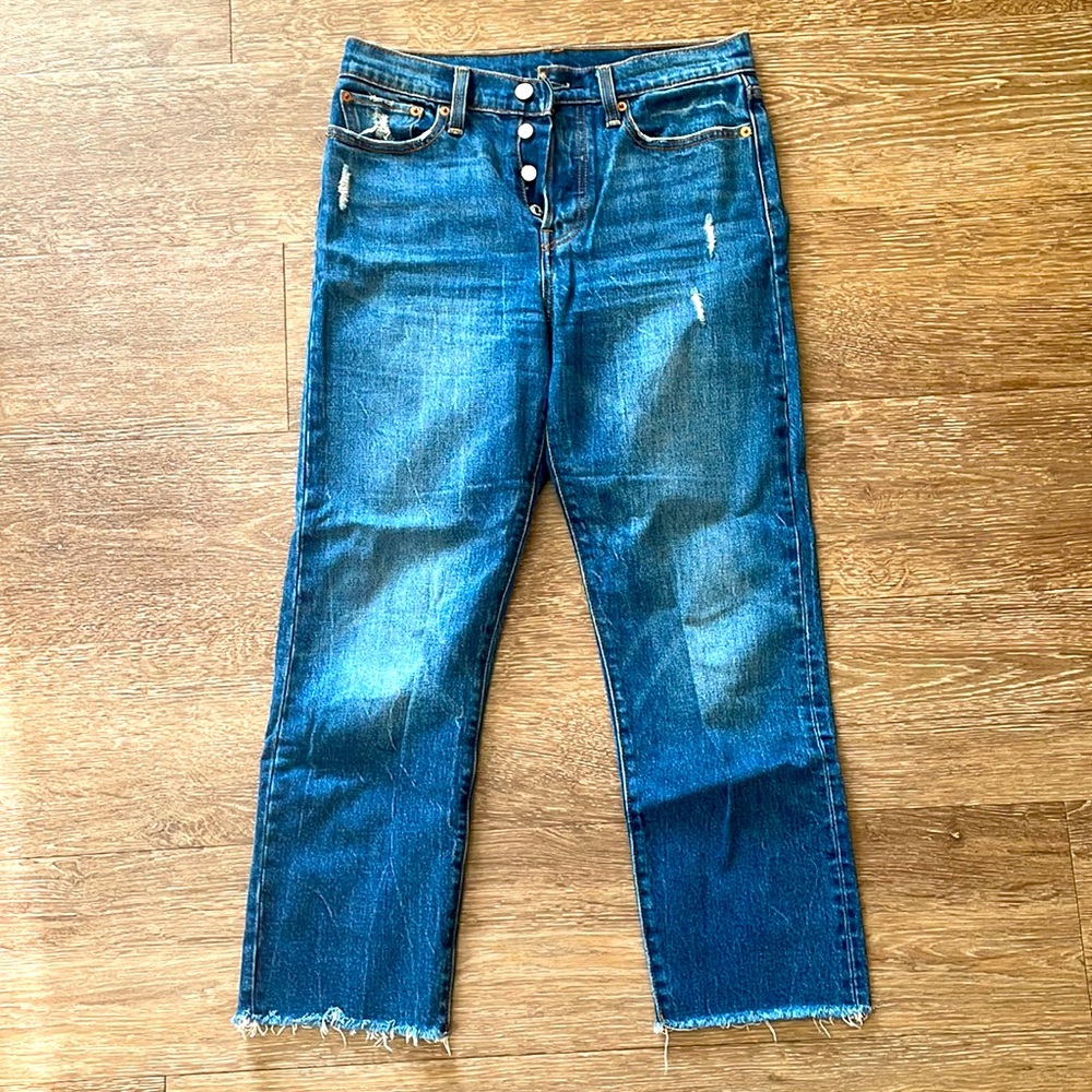 Levi’s Ankle Straight Distressed Denim- 27